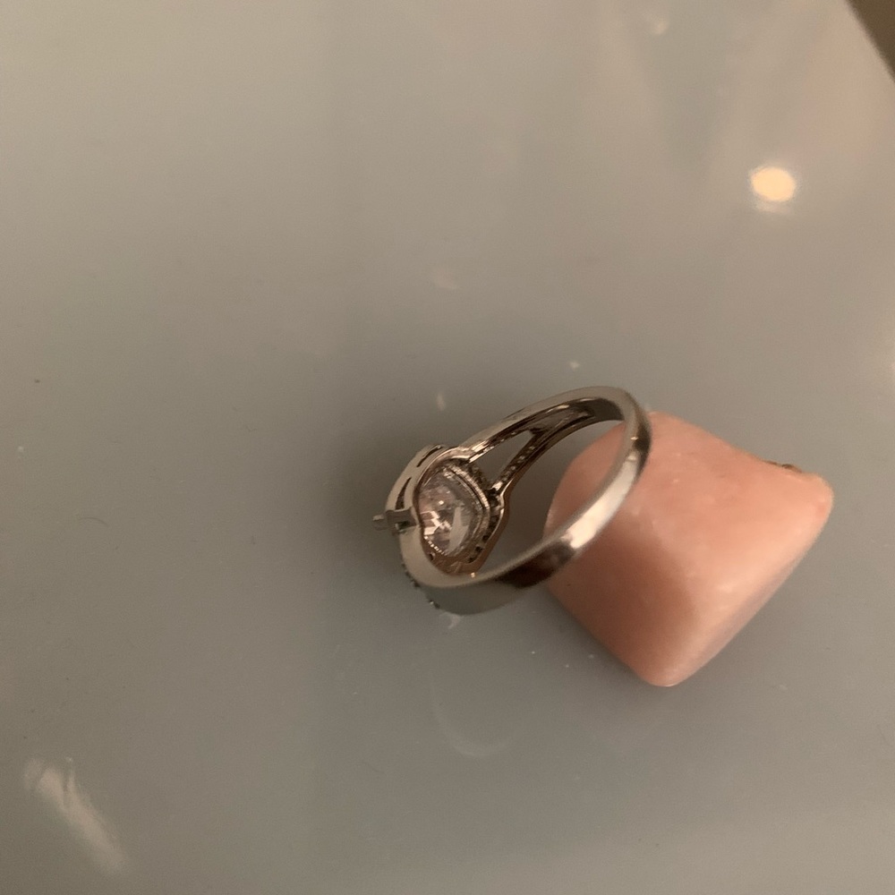 Ring - Picture 2 of 4